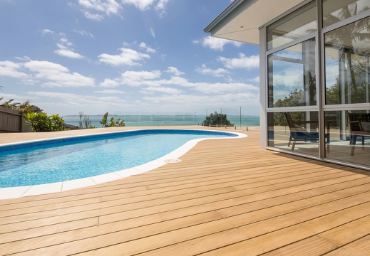 ABODO-Elements-Terrasse-Howick-Pool-Deck-Sand-Decking-Abodo-Wood-4-high-res