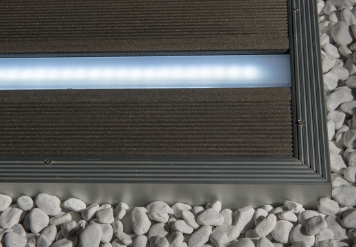 Silvadec-Terrassendielen-LED-02